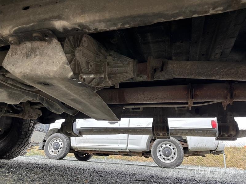 Ford F-350 Lariat 4x4 Pickup Další
