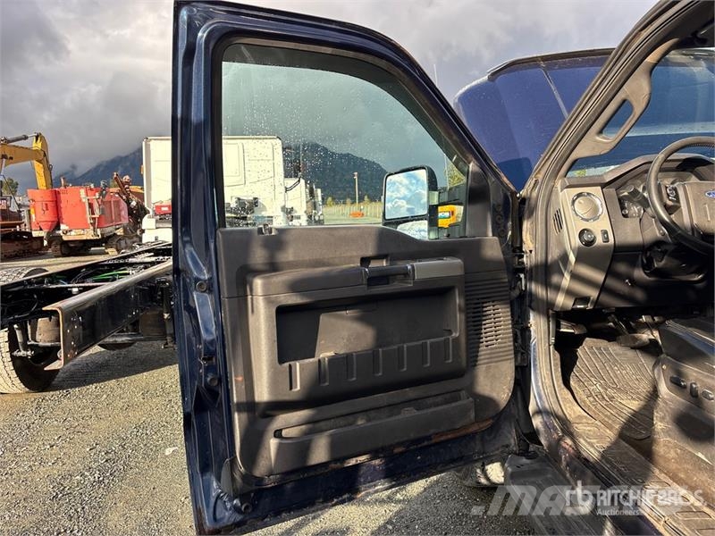 Ford F-350 Lariat 4x4 Extended Cab Pickup Ostalo