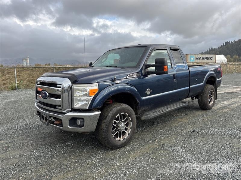 Ford F-350 Lariat 4x4 Extended Cab Pickup Ostalo