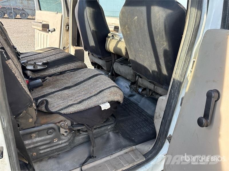 Ford F-350 XL 4x4 Crew Cab Pickup Muu