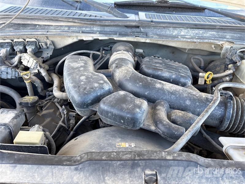 Ford F-350 XL 4x4 Crew Cab Pickup Muu