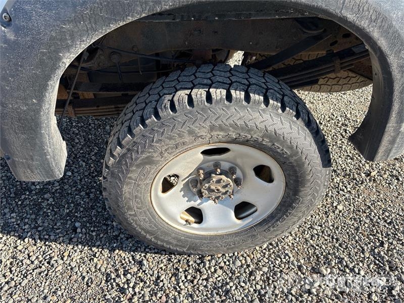 Ford F-350 XL 4x4 Crew Cab Pickup Muu