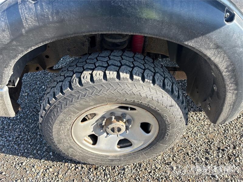Ford F-350 XL 4x4 Crew Cab Pickup Muu