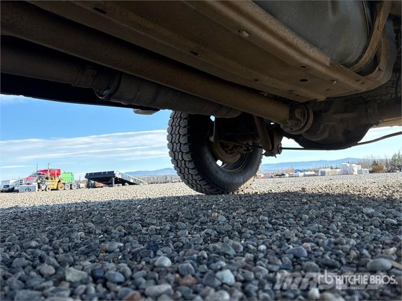 Ford F-350 XL 4x4 Crew Cab Pickup Muu