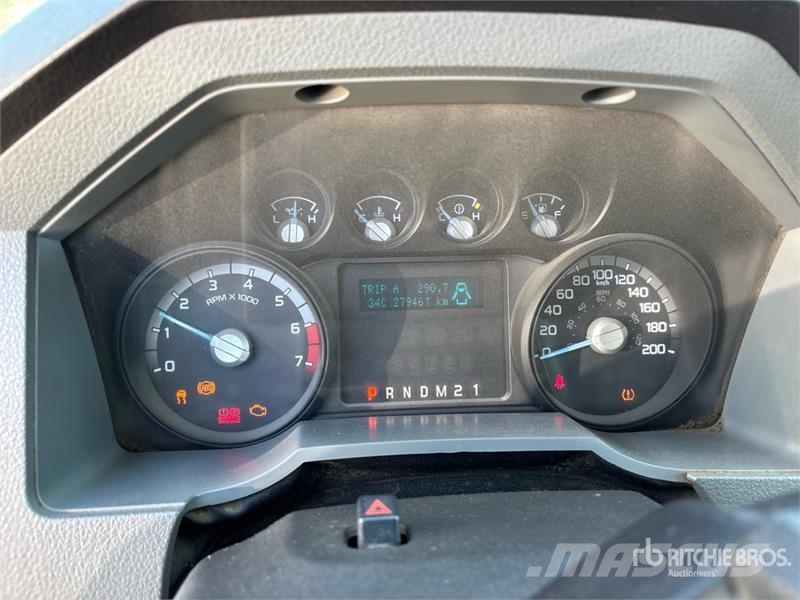 Ford F-350 XL 4x4 Crew Cab Utility Truck Kiperi