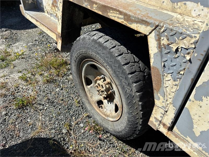 Ford F-350 XL 4x4 Crew Cab Utility Truck Kiperi