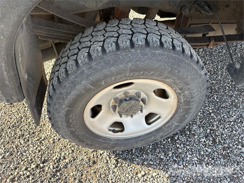 Ford F-350 XL 4x4 Crew Cab Pickup Muu