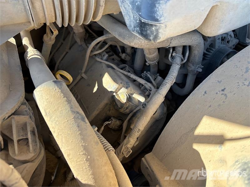 Ford F-350 XL XLT 4x4 Crew Cab Flatbed Truck Camiones de cama baja
