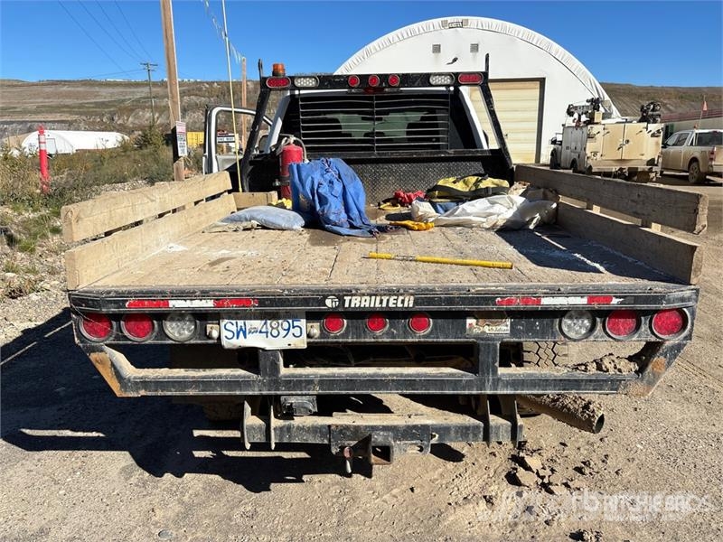 Ford F-350 XL XLT 4x4 Crew Cab Flatbed Truck Kamioni sa otvorenim sandukom