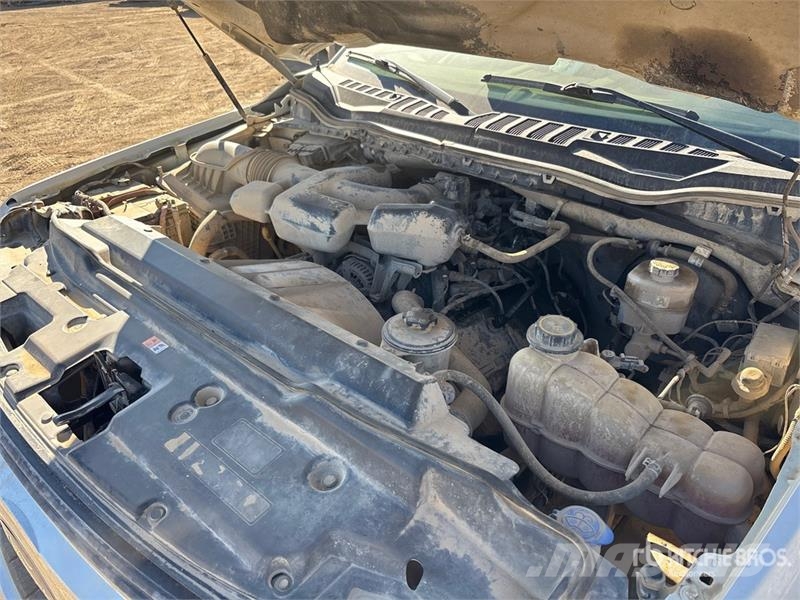 Ford F-350 XL XLT 4x4 Crew Cab Flatbed Truck Camiones de cama baja