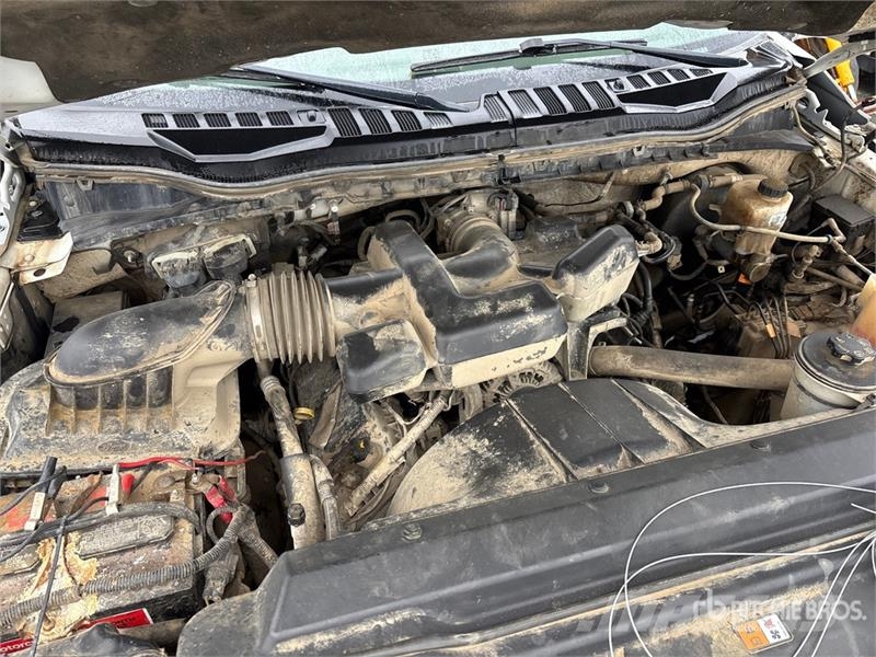 Ford F-350 XLT 4x4 Crew Cab Pickup أخرى