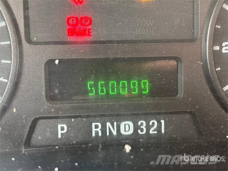 Ford F-450 شاحنات خفيفة/مفصلية الجوانب