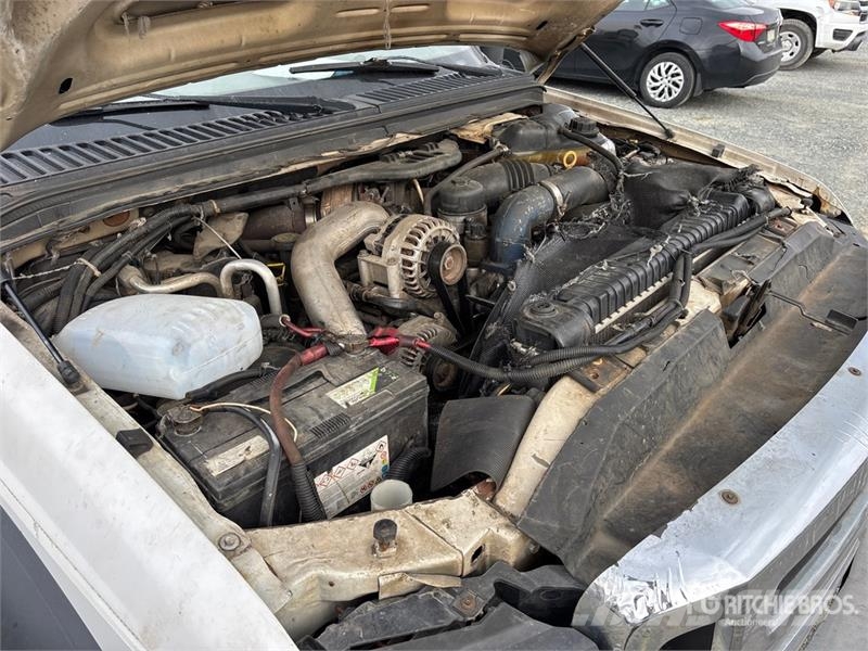 Ford F-450 شاحنات خفيفة/مفصلية الجوانب