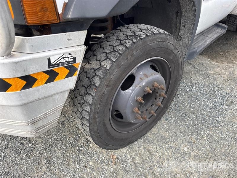 Ford F-450 شاحنات خفيفة/مفصلية الجوانب