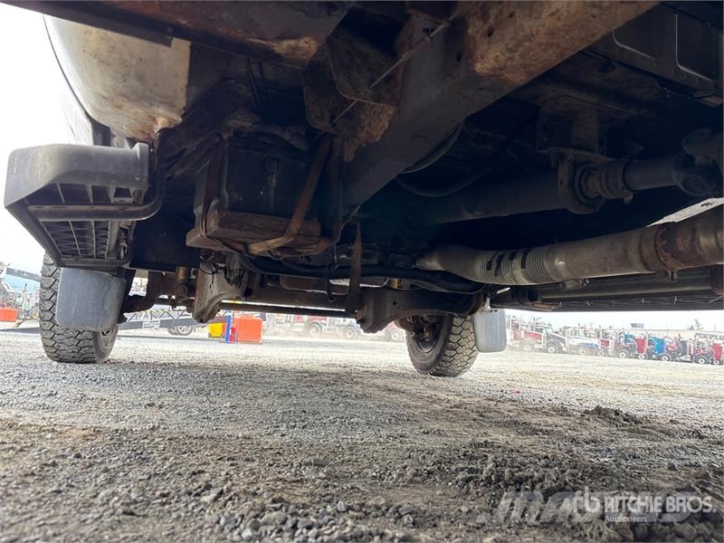 Ford F-450 شاحنات خفيفة/مفصلية الجوانب
