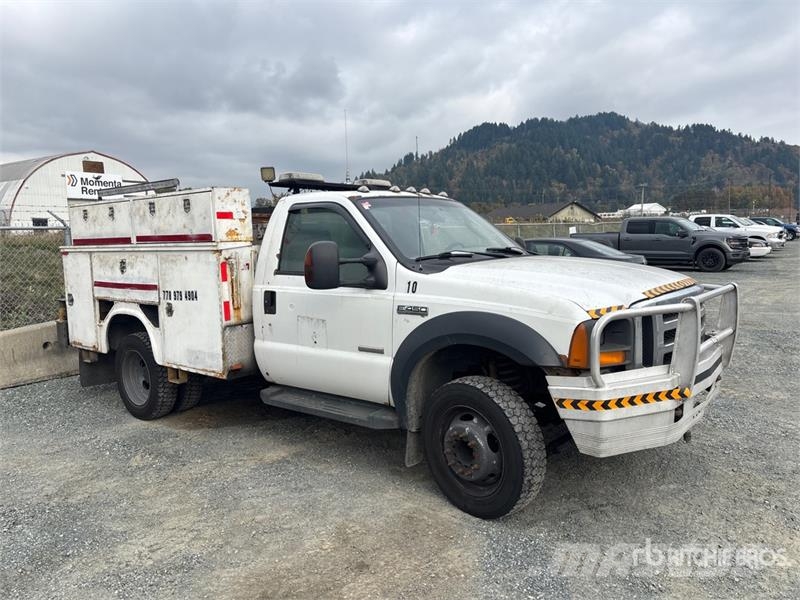 Ford F-450 شاحنات خفيفة/مفصلية الجوانب