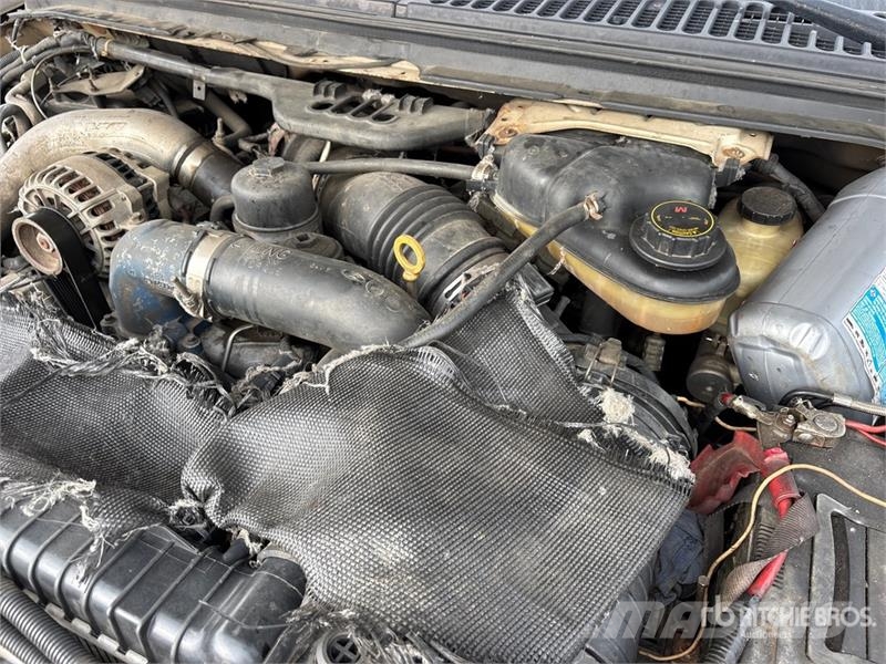 Ford F-450 شاحنات خفيفة/مفصلية الجوانب
