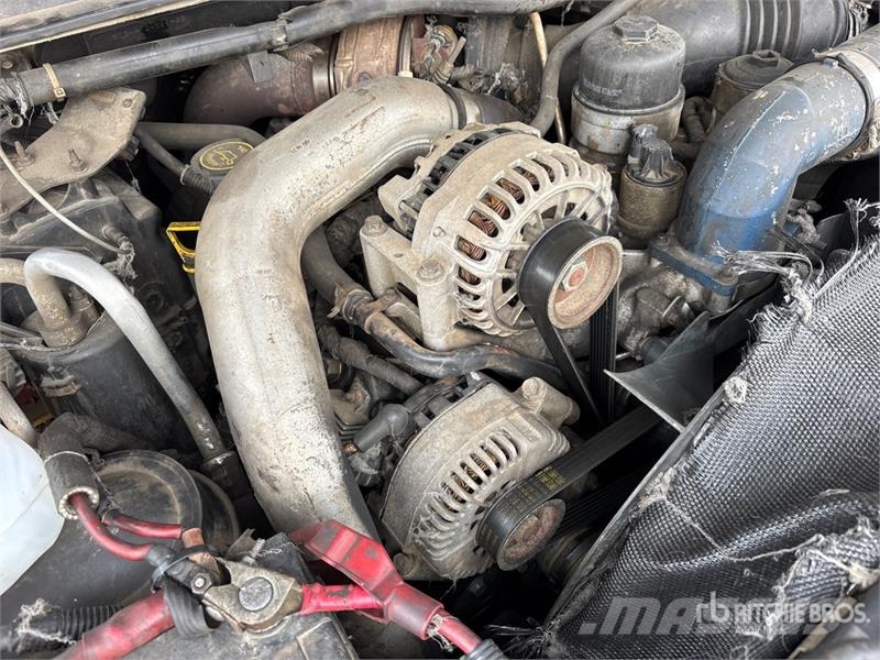 Ford F-450 شاحنات خفيفة/مفصلية الجوانب