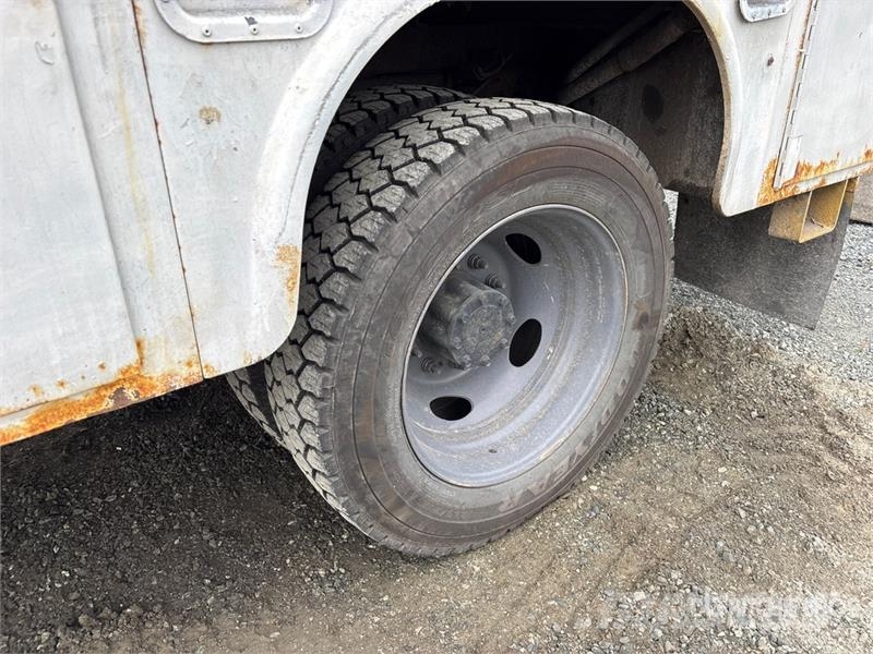 Ford F-450 شاحنات خفيفة/مفصلية الجوانب