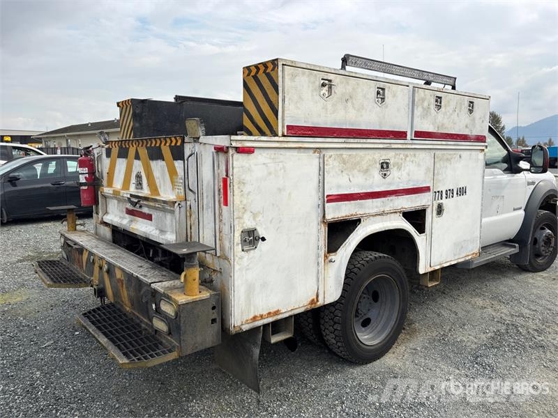 Ford F-450 شاحنات خفيفة/مفصلية الجوانب
