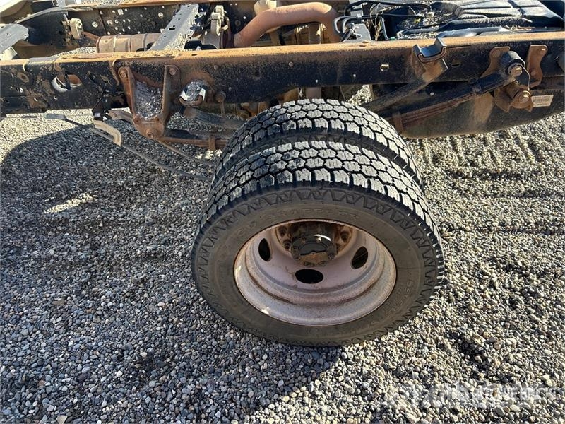 Ford F-450 4x4 Crew Cab Cab and Chassis Kabine i unutrašnjost