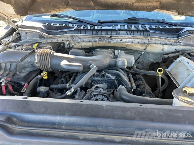 Ford F-450 4x4 Crew Cab Cab and Chassis Kabine i unutrašnjost