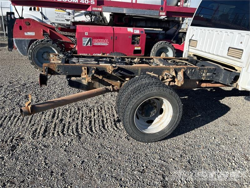 Ford F-450 4x4 Crew Cab Cab and Chassis Kabine i unutrašnjost