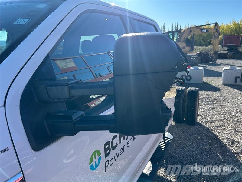 Ford F-450 4x4 Crew Cab Cab and Chassis Kabine i unutrašnjost