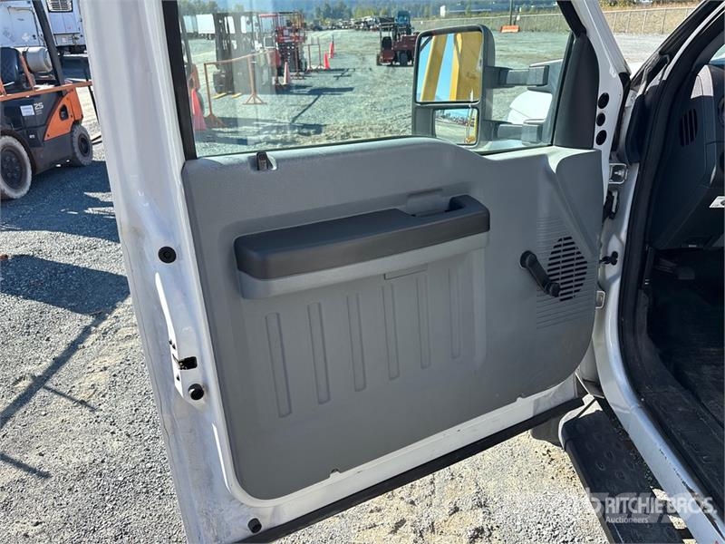 Ford F-550 Auto korpe