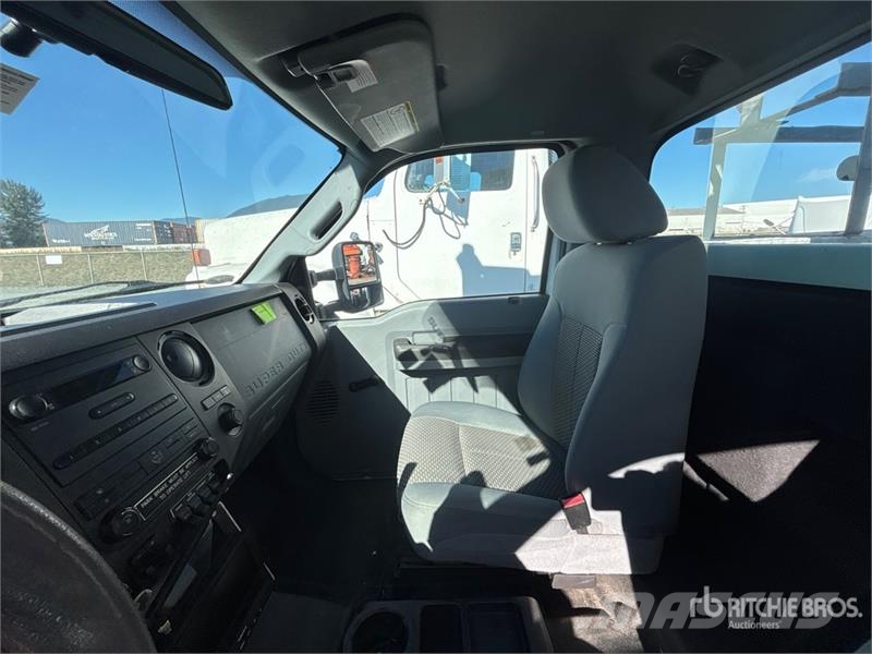Ford F-550 Auto korpe
