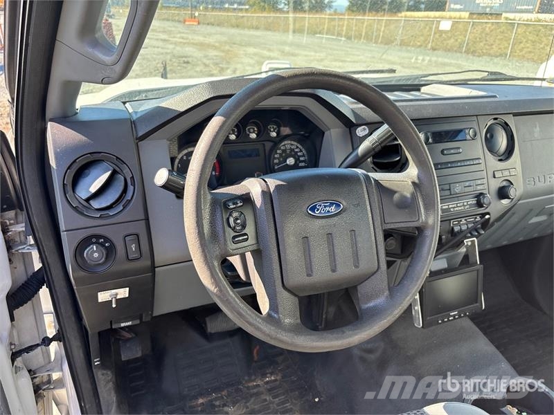 Ford F-550 Auto korpe