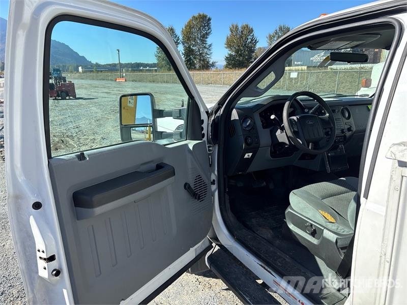 Ford F-550 Auto korpe