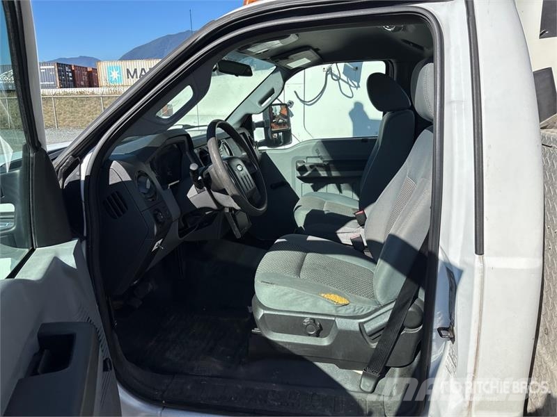 Ford F-550 Auto korpe