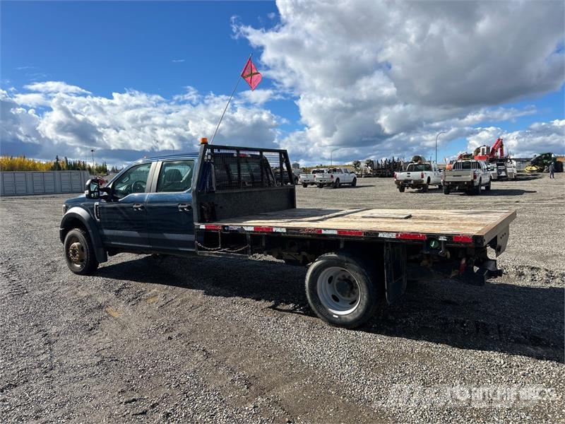 Ford F-550 XL 4x4 Crew Cab Flatbed Truck Camiones plataforma