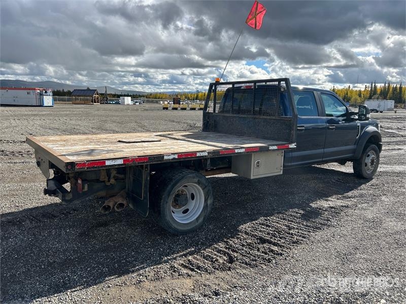 Ford F-550 XL 4x4 Crew Cab Flatbed Truck Camiones plataforma