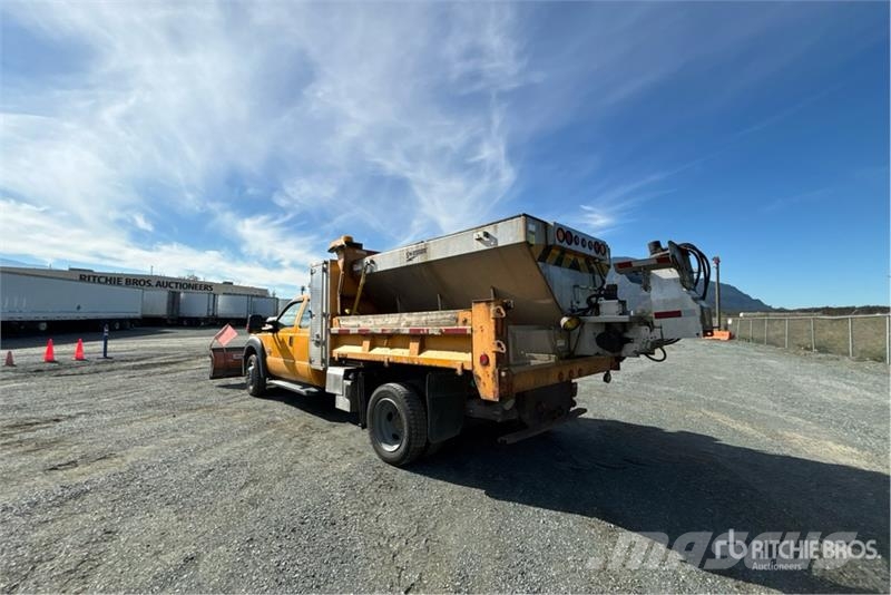 Ford F-550 XL 4x4 Extended Cab Snow Plow Truck Komunalna vozila za opštu namenu