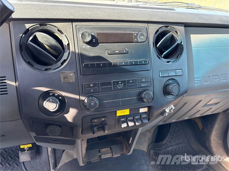 Ford F-550 XL 4x4 Extended Cab Snow Plow Truck Komunalna vozila za opštu namenu