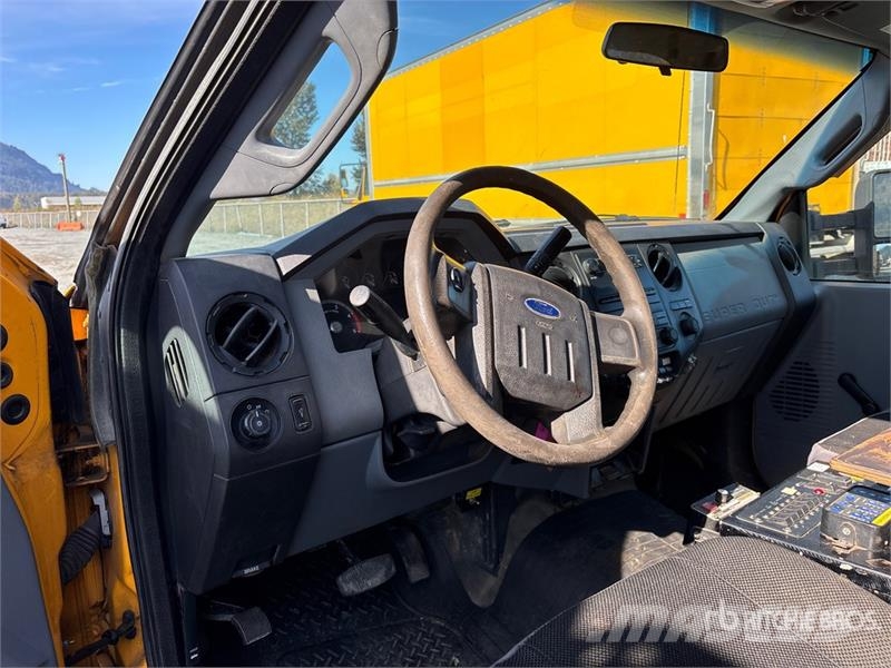 Ford F-550 XL 4x4 Extended Cab Snow Plow Truck Komunalna vozila za opštu namenu