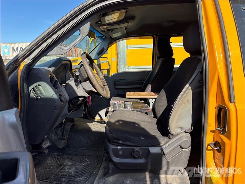 Ford F-550 XL 4x4 Extended Cab Snow Plow Truck Komunalna vozila za opštu namenu