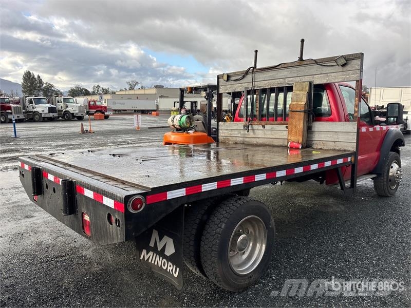 Ford F-550 XL 4x4 Flatbed Truck شاحنات مسطحة/مفصلية الجوانب