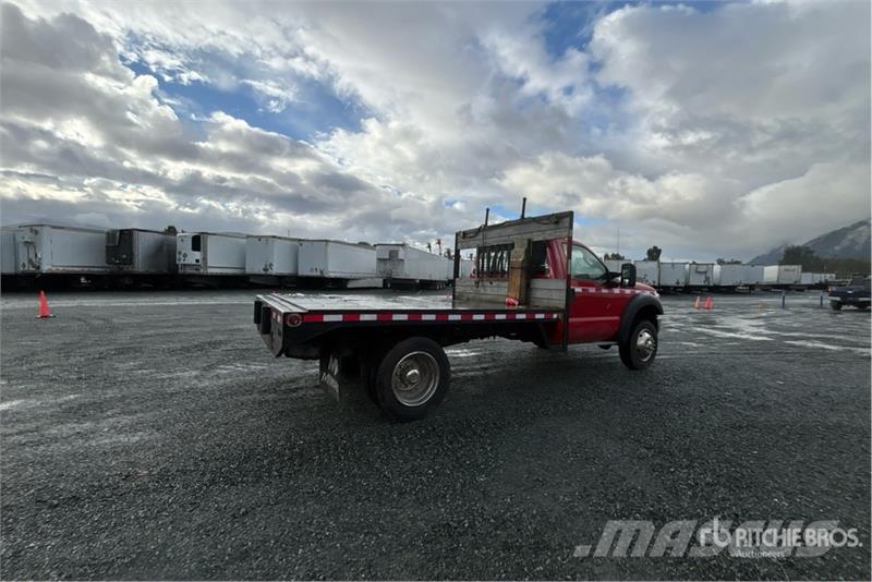 Ford F-550 XL 4x4 Flatbed Truck شاحنات مسطحة/مفصلية الجوانب