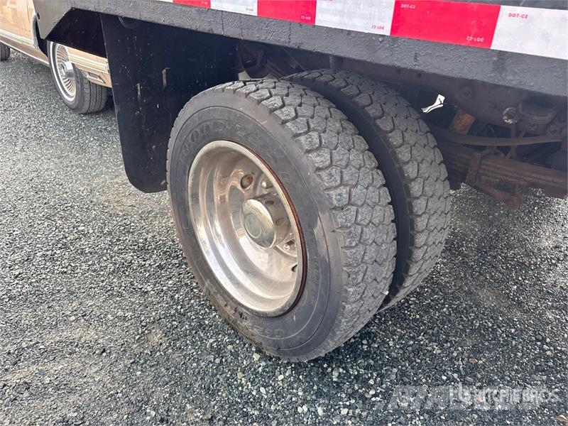 Ford F-550 XL 4x4 Flatbed Truck شاحنات مسطحة/مفصلية الجوانب