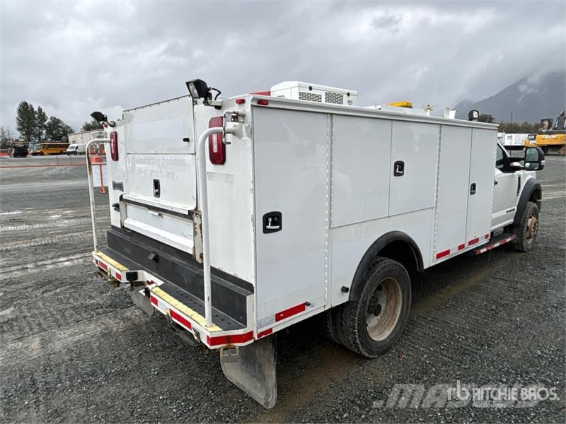 Ford F-550 XL 4x4 Service Truck 市政车