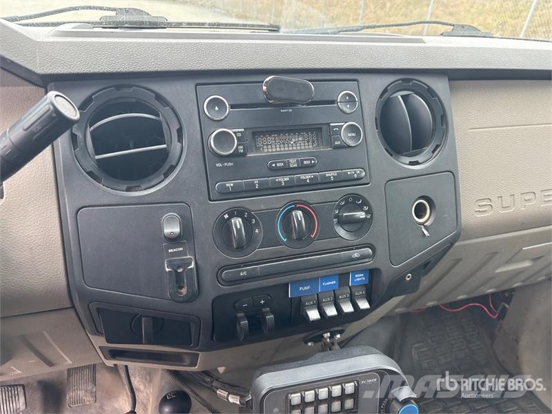 Ford F-550 XL 4x4 Snow Plow Truck Kommunalt / generelt kjøretøy