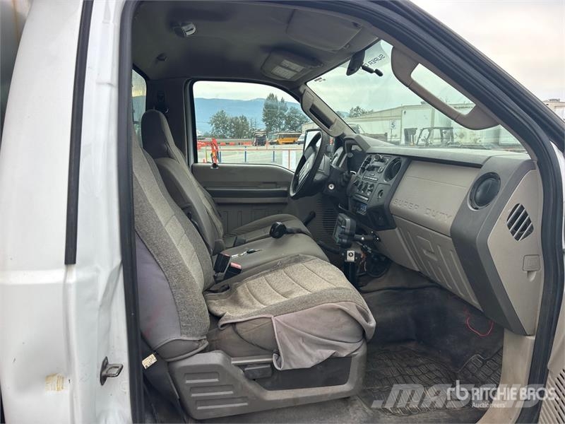 Ford F-550 XL 4x4 Snow Plow Truck Kommunalt / generelt kjøretøy