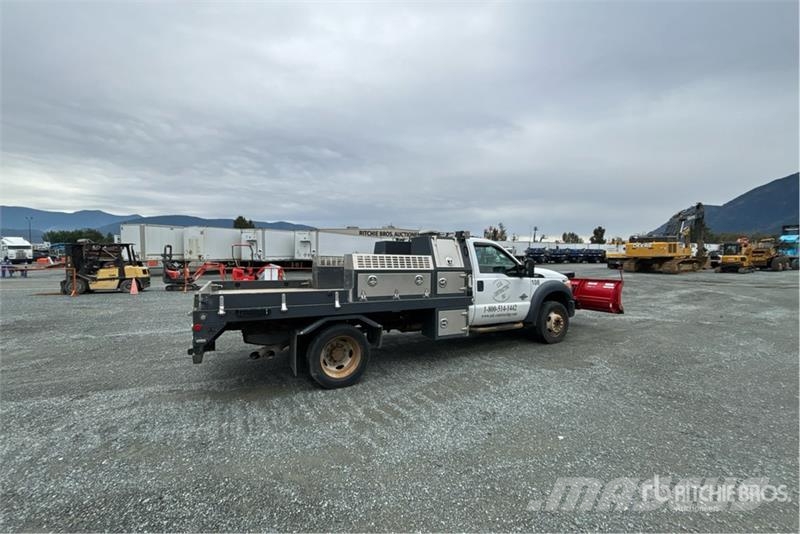 Ford F-550 XL 4x4 Snow Plow Truck Munitsipaalsõidukid