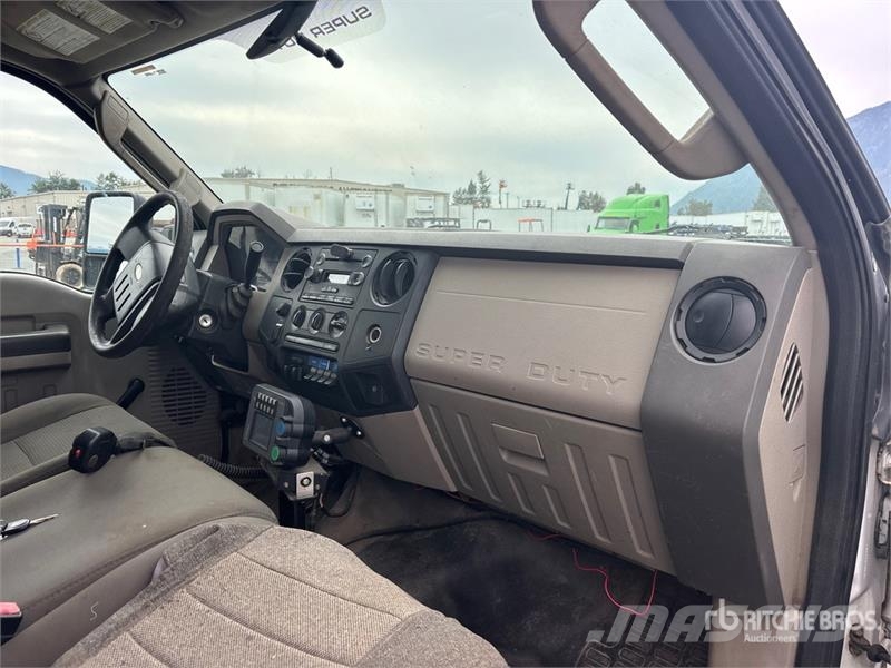 Ford F-550 XL 4x4 Snow Plow Truck Kommunalt / generelt kjøretøy