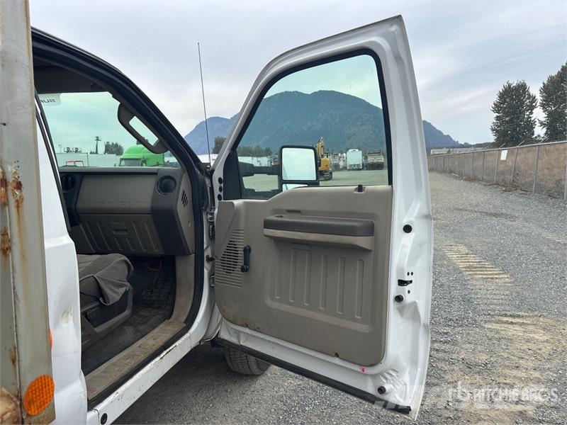 Ford F-550 XL 4x4 Snow Plow Truck Kommunalt / generelt kjøretøy