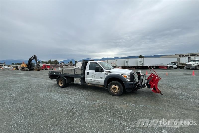 Ford F-550 XL 4x4 Snow Plow Truck Munitsipaalsõidukid