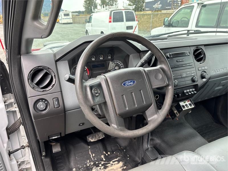 Ford F-550 XL 4x4 Snow Plow Truck Munitsipaalsõidukid